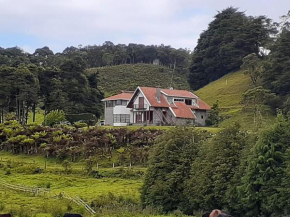 Chácara com churrasqueira e wifi em Cunha